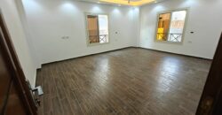 دوبلكس في الشروق حي النادي بمساحه 670 بحمام سباحه