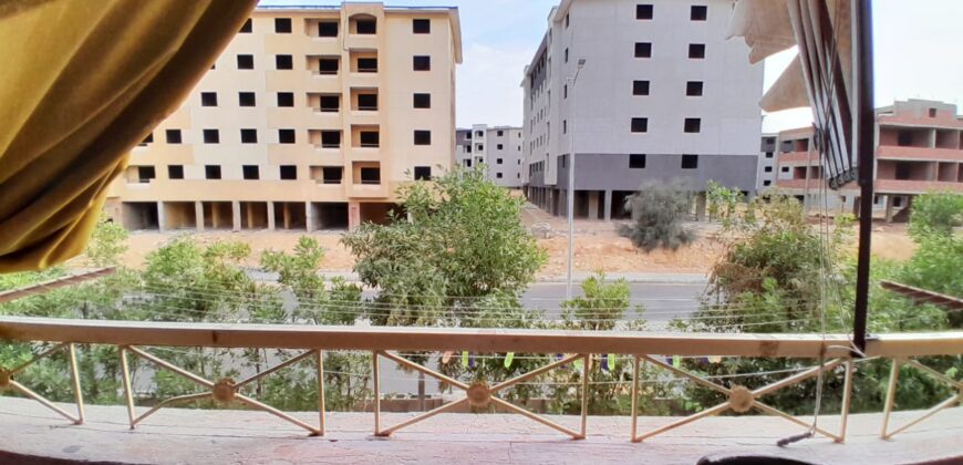 شقه بأرقي احياء الفيلات مساحة 140 م – بمدينة الشروق
