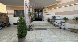شقه 180 متر دور ارضي يمين الواجهه بمركز المدينه بمدينة الشروق