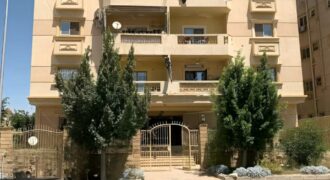 شقه بأرقي مناطق العمارات مساحة 190 م – الدور الثالث – بمدينة الشروق