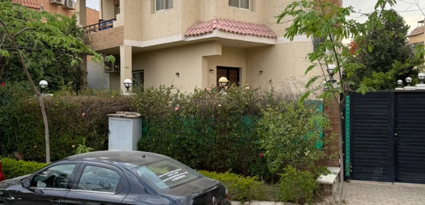 فيلا توين هاوس بالحي التاسع فيلات تشطيب سوبر لوكس بحمام سباحة