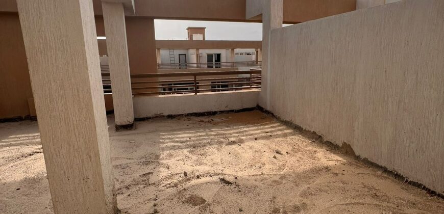 بنت هاوس ٢٣٢م بكمبوند جراندا لايف بموقع مميز جدا