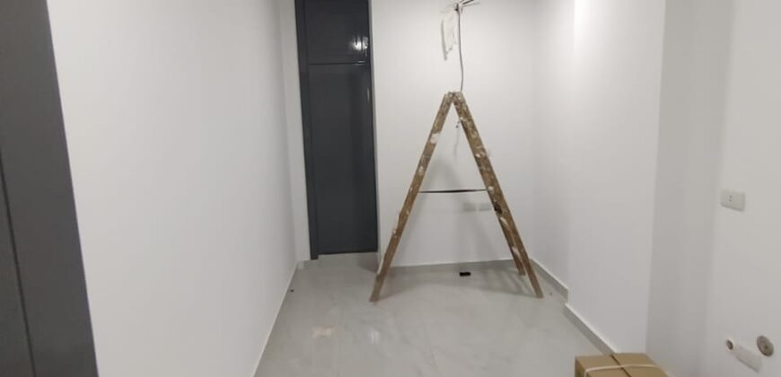 عيادة٦٠ م للإيجار بمول داون تاون بالمستشفي البريطاني عيادة٦٠ م للإيجار بمول داون تاون بالمستشفي البريطاني