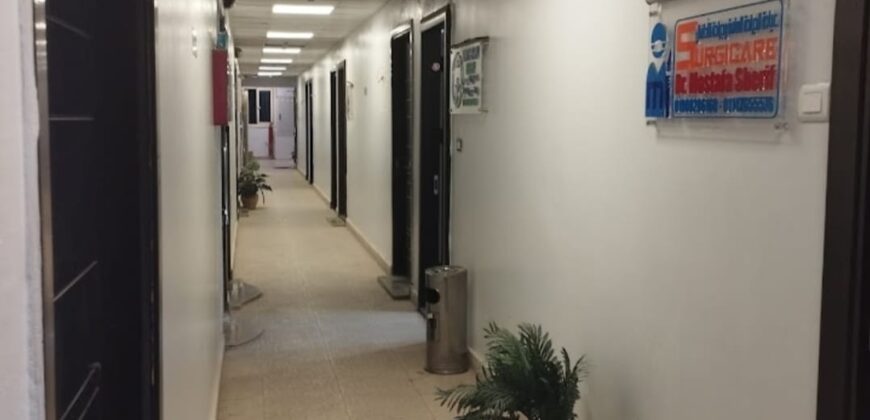 عيادة٦٠ م للإيجار بمول داون تاون بالمستشفي البريطاني عيادة٦٠ م للإيجار بمول داون تاون بالمستشفي البريطاني