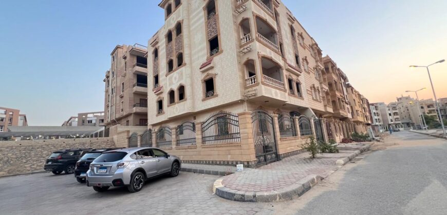 شقة 170م للبيع في الإسكان العائلي في الشروق