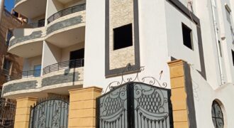 شقة ٢٢٠ م لقطة امامي دور ثاني فى ارقى مناطق العمارات بمدينة الشروق وبجانب طريق السويس شقة ٢٢٠ م لقطة امامي دور ثاني فى ارقى مناطق العمارات بمدينة الشروق وبجانب طريق السويس