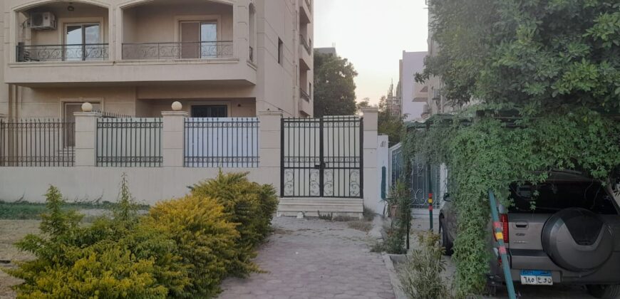 دوبلكس امامي بحري ٢٩٨ م + ١٦٠ م متشطب بالكامل فى الحي الرابع بمدينة الشروق دوبلكس امامي بحري ٢٩٨ م + ١٦٠ م متشطب بالكامل فى الحي الرابع بمدينة الشروق