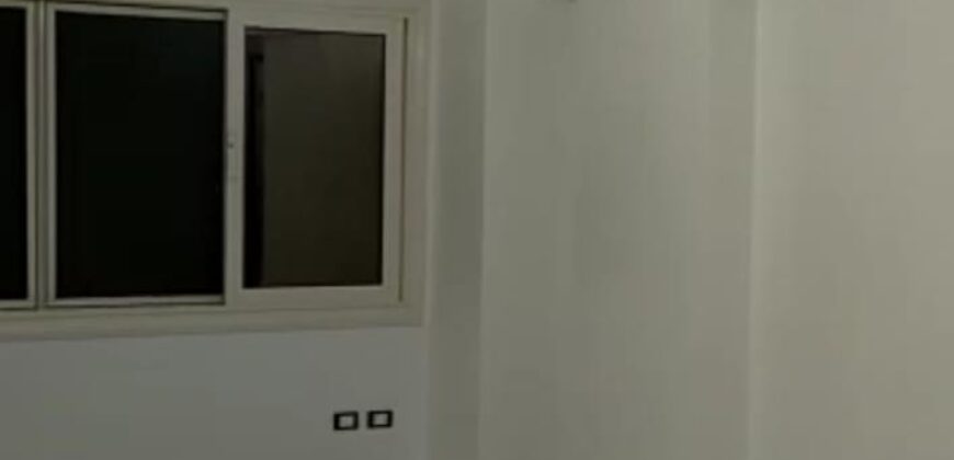 شقة متشطبة بالكامل ١٢٥ م تحميل قديم فى المنطقة الرابعة بمدينة الشروق شقة متشطبة بالكامل ١٢٥ م تحميل قديم فى المنطقة الرابعة بمدينة الشروق