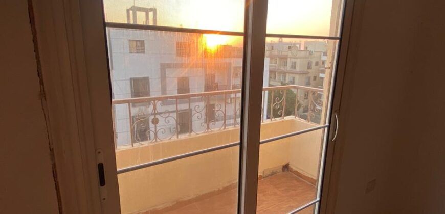 شقة روف لقطة ١٢٥ + ٣٠ م أوت دور جانبي علي جاردن متشطبة فى أرقى مناطق مدينة الشروق شقة روف لقطة ١٢٥ + ٣٠ م أوت دور جانبي علي جاردن متشطبة فى أرقى مناطق مدينة الشروق