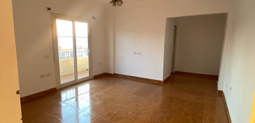 شقة روف لقطة ١٢٥ + ٣٠ م أوت دور جانبي علي جاردن متشطبة فى أرقى مناطق مدينة الشروق شقة روف لقطة ١٢٥ + ٣٠ م أوت دور جانبي علي جاردن متشطبة فى أرقى مناطق مدينة الشروق