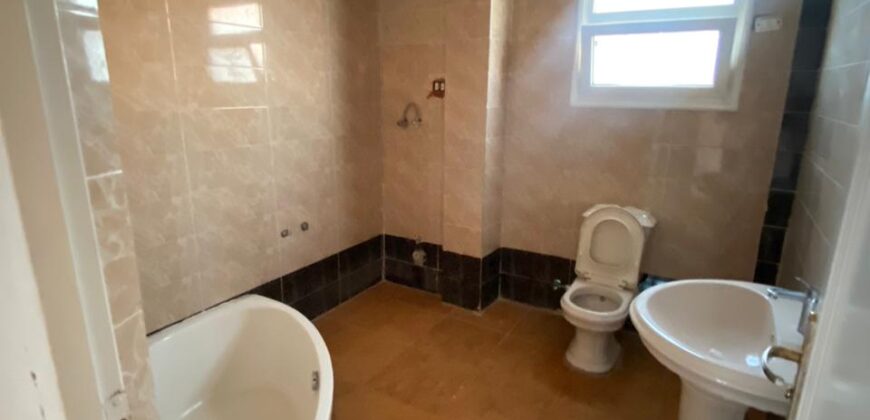 شقة روف لقطة ١٢٥ + ٣٠ م أوت دور جانبي علي جاردن متشطبة فى أرقى مناطق مدينة الشروق شقة روف لقطة ١٢٥ + ٣٠ م أوت دور جانبي علي جاردن متشطبة فى أرقى مناطق مدينة الشروق