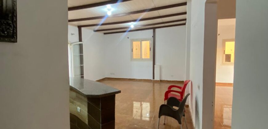 شقة روف لقطة ١٢٥ + ٣٠ م أوت دور جانبي علي جاردن متشطبة فى أرقى مناطق مدينة الشروق شقة روف لقطة ١٢٥ + ٣٠ م أوت دور جانبي علي جاردن متشطبة فى أرقى مناطق مدينة الشروق