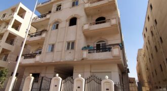 شقة بحري صريح ١٦٥ م دور متكرر فى عمارة ساكنة بالمنطقة الثامنة