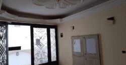 دوبلكس لقطة ٤٠٠ م بجاردن امامية بجانب نادي جرين هيلز وجميع الخدمات