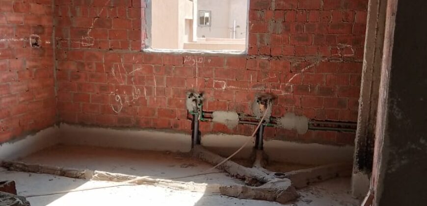 روف امامي لقطة ٢٥٠ م + ٢٥ م أوت دور بسعر وبلوكيشن مميز دقيقة لطريق السويس وجميع الخدمات