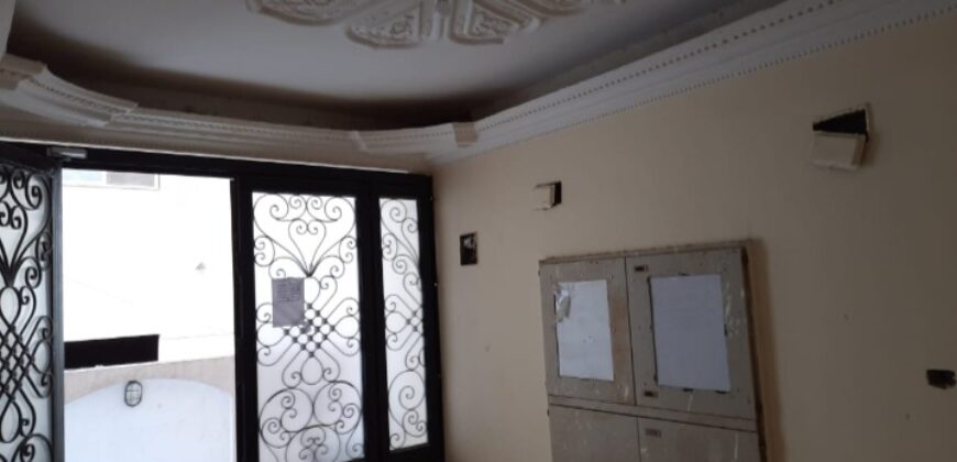 ارضى مرتفع 100 م للبيع بسعر مميز بجانب نادي جرين هيلز ودار مصر وجميع الخدمات