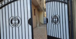 ارضى مرتفع 100 م للبيع بسعر مميز بجانب نادي جرين هيلز ودار مصر وجميع الخدمات