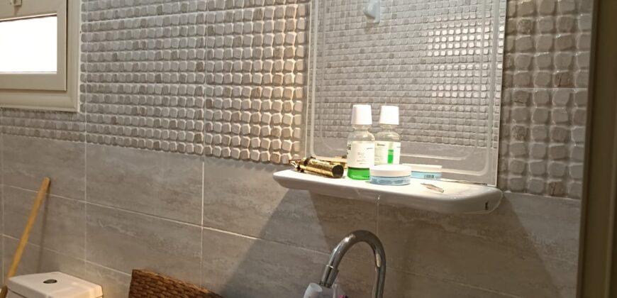 شقة لقطة امامي ١٧٥ م ومتشطبة سوبر لوكس بجانب طريق الحرية وبلوكيشن مميز