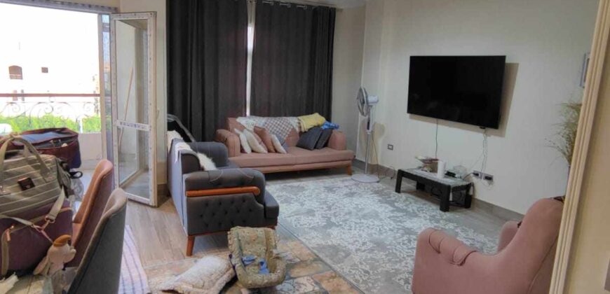 شقة امامي لقطة ١٦٠ م متشطبة سوبر لوكس بجانب كمبوند حسن علام وطريق السويس وجميع الخدمات