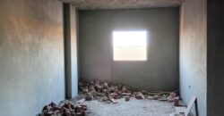 شقة لقطة ٢٠٠ م فيو امامي مفتوح علي جاردن بمدينة الشروق وبجانب طريق الحرية و جميع الخدمات