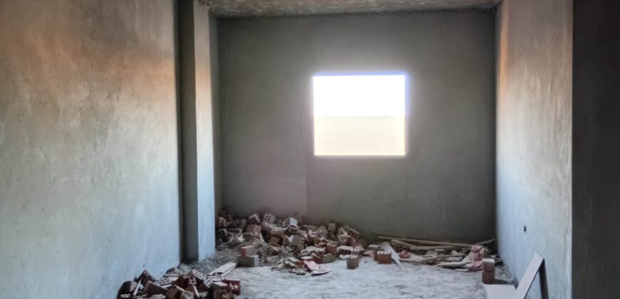 شقة لقطة ٢٠٠ م فيو امامي مفتوح علي جاردن بمدينة الشروق وبجانب طريق الحرية و جميع الخدمات