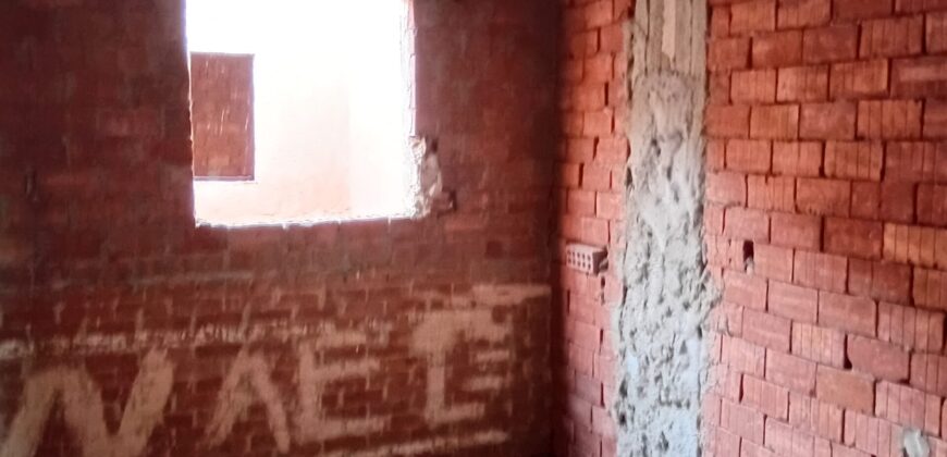 شقة لقطة ٢٠٠ م فيو امامي مفتوح علي جاردن بمدينة الشروق وبجانب طريق الحرية و جميع الخدمات