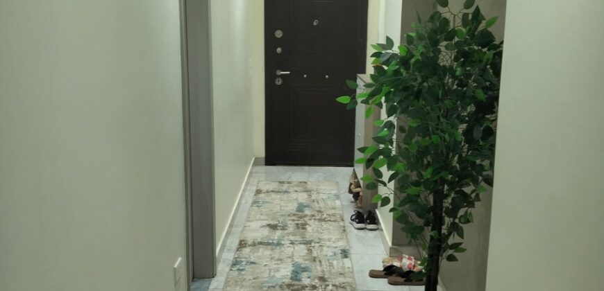 شقة لقطة ١٤٠ م دور اول متشطبة الترا سوبر لوكس بلوكيشن مميز بمدينة الشروق