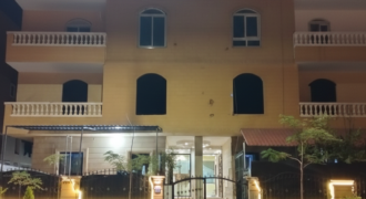 شقة لقطة ١٤٠ م دور اول متشطبة الترا سوبر لوكس بلوكيشن مميز بمدينة الشروق