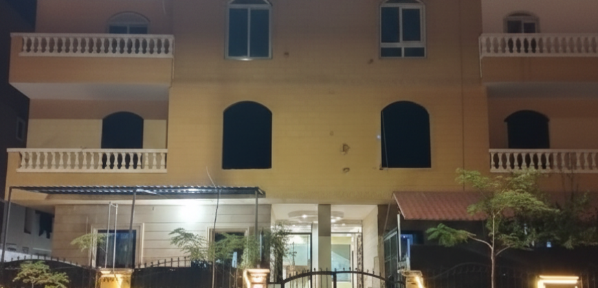 شقة لقطة ١٤٠ م دور اول متشطبة الترا سوبر لوكس بلوكيشن مميز بمدينة الشروق