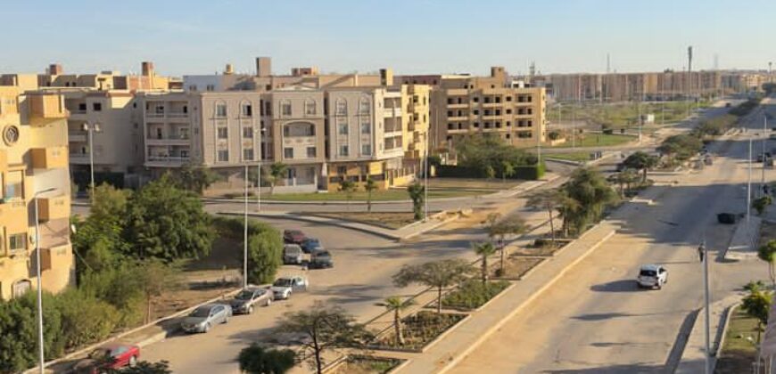 شقة لقطة ١٧٥ م امامي بفيو مميز علي جاردن بحري بمدينة الشروق