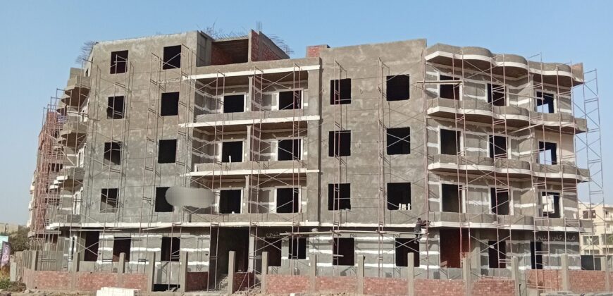 شقة لقطة للبيع ٢١٠ م فيو امامي مميز علي جاردن بمدينة الشروق بجانب سعودي