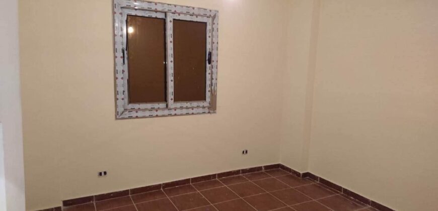 شقة لقطة للبيع ١٥٥ م متشطبة بالكامل بمدينة الشروق بجانب طريق الحرية وجميع المولات