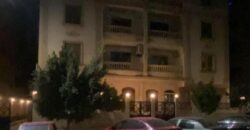 شقة لقطة للبيع ١٥٥ م متشطبة بالكامل بمدينة الشروق بجانب طريق الحرية وجميع المولات