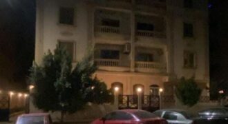 شقة لقطة للبيع ١٥٥ م متشطبة بالكامل بمدينة الشروق بجانب طريق الحرية وجميع المولات