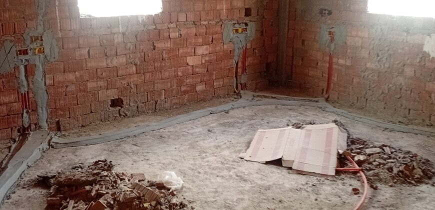 شقة 160م للبيع دور رابع في الثالثة عمارات