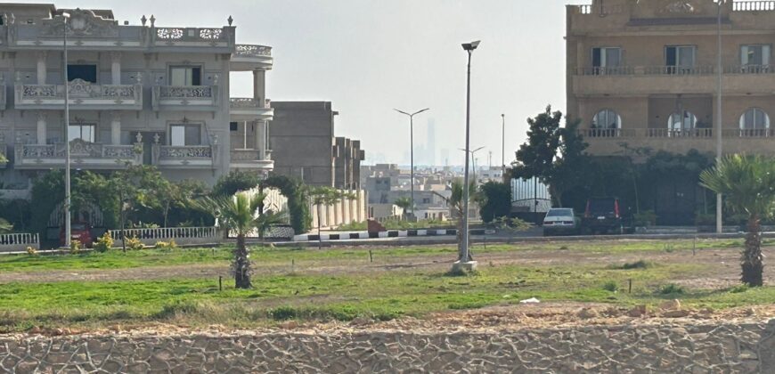 شقة لقطة للبيع ١٧٠ م فيو جانبي مميز علي جاردن بحي فيلات بمدينة الشروق