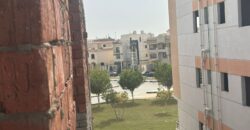 شقة لقطة للبيع ١٦٠ م دور متكرر بحري بمدينة الشروق وبجانب سعودي وكارفور