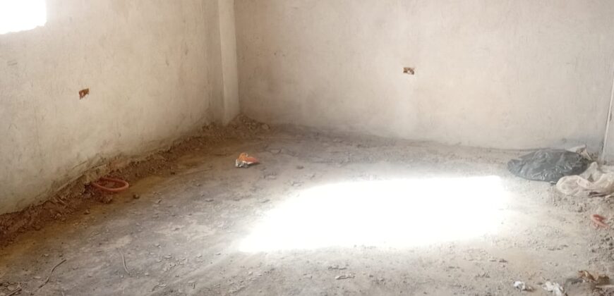 شقة لقطة للبيع ١٧٥ م فيو امامي مميز دور رابع بمدينة الشروق امام طريق الحرية