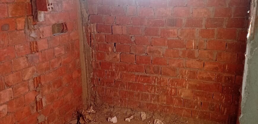 شقة لقطة للبيع ١٧٥ م فيو امامي مميز دور رابع بمدينة الشروق امام طريق الحرية