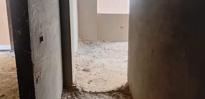 ارضى مرتفع لقطة ١٣٠ م + ٥٠ م جاردن بمدينة الشروق بجانب طريق الحرية مباشرة و ٥ دقائق لطريق السويس