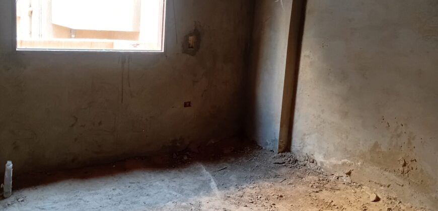 ارضى مرتفع لقطة ١٣٠ م + ٥٠ م جاردن بمدينة الشروق بجانب طريق الحرية مباشرة و ٥ دقائق لطريق السويس