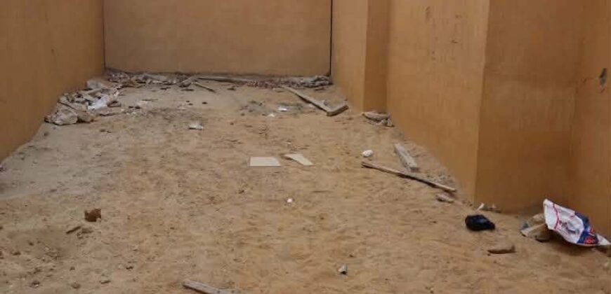 ارضى مرتفع لقطة ١٣٠ م + ٥٠ م جاردن بمدينة الشروق بجانب طريق الحرية مباشرة و ٥ دقائق لطريق السويس