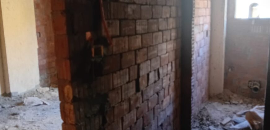 شقة للبيع 195م دور ثاني حي الفيلات الحي الثالث غرب في الشروق