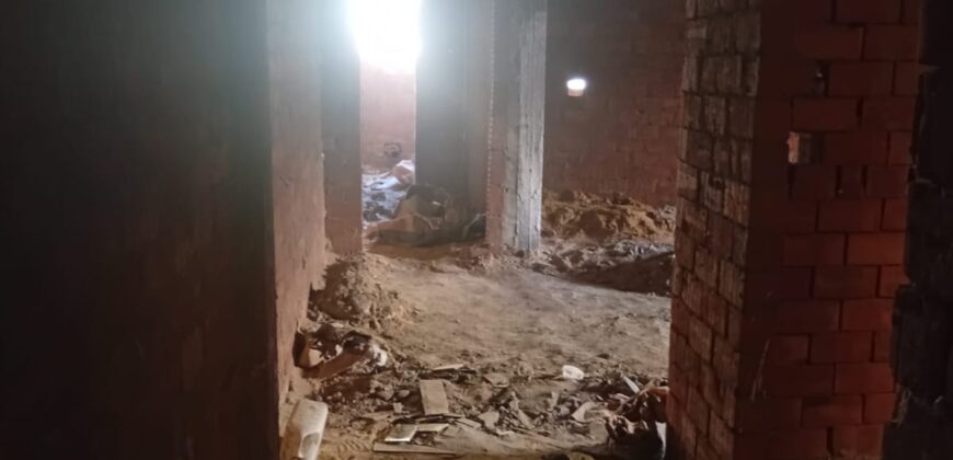 شقة للبيع 195م دور ثاني حي الفيلات الحي الثالث غرب في الشروق