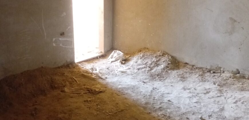 شقة لقطة ١٦٥ م دور ثاني فيو امامي مفتوح بمدينة الشروق وبجانب طريق الحرية والخدمات