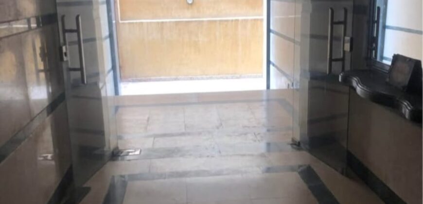 شقة لقطة ١٨٠ م دور اول بفيو امامي مميز امام طريق الحرية و كارفور بمدينة الشروق