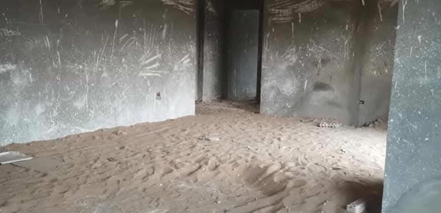 شقة للبيع ٢١٥ م فيو امامي مميز بجانب الرابط الاوسط و تيراس مول بمدينة الشروق