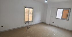 شقة ١٨٠م دور ثالت بموقع مميز بجوار طريق الحرية متشطبة