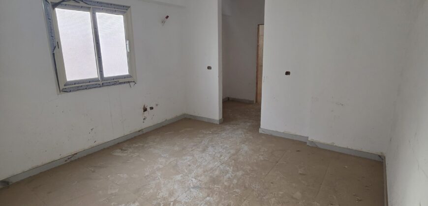 شقة ١٨٠م دور ثالت بموقع مميز بجوار طريق الحرية متشطبة