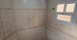 شقة ١٨٠م دور ثالت بموقع مميز بجوار طريق الحرية متشطبة